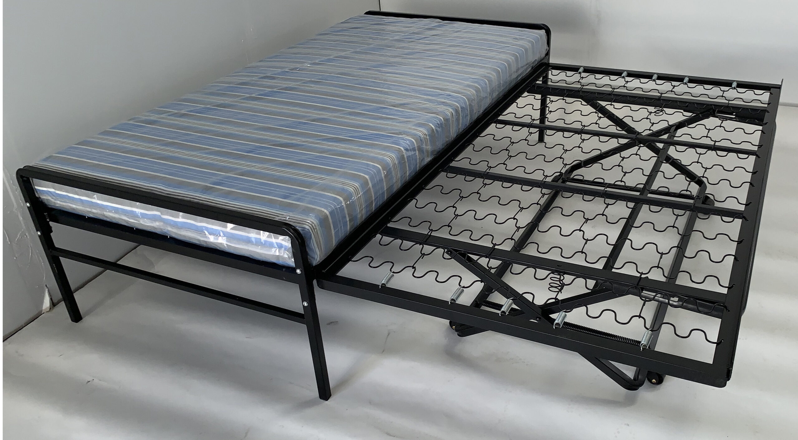 Trundle and pop up open 1 mat